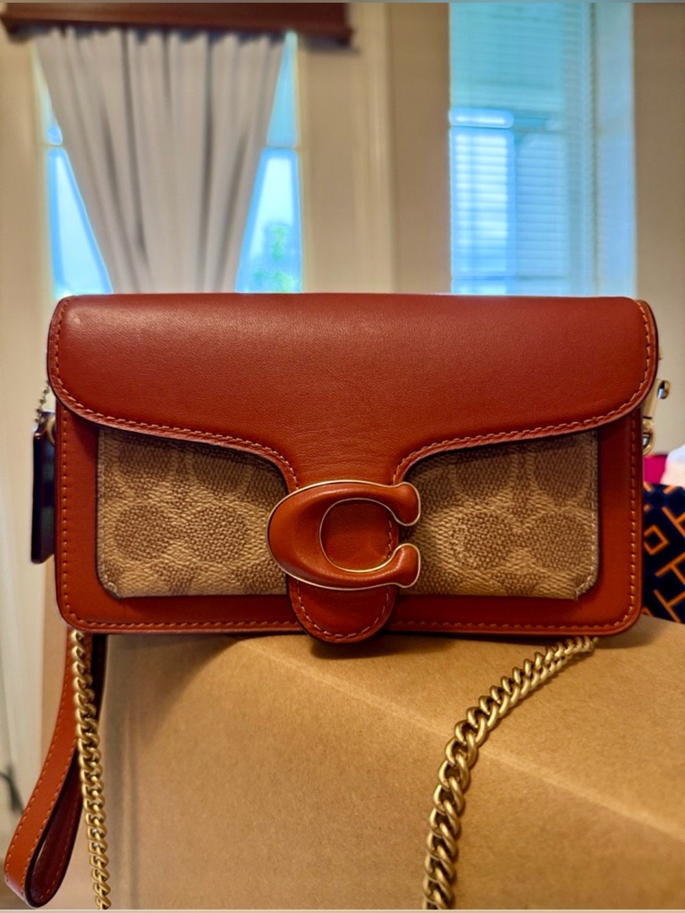 Tabby Wristlet In Signature Canvas - Picture 4 of 11